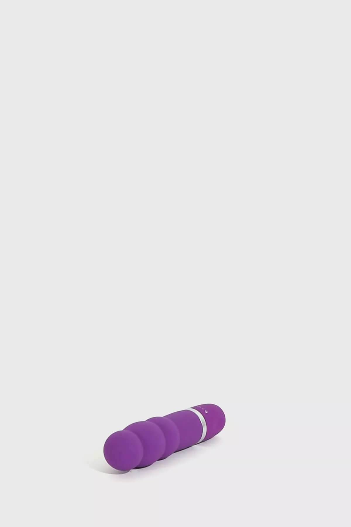 B SWISH Bcute Pearl - vízálló gyöngyös vibrátor (lila) Anál dildó, anál tágító, vibrátor kép
